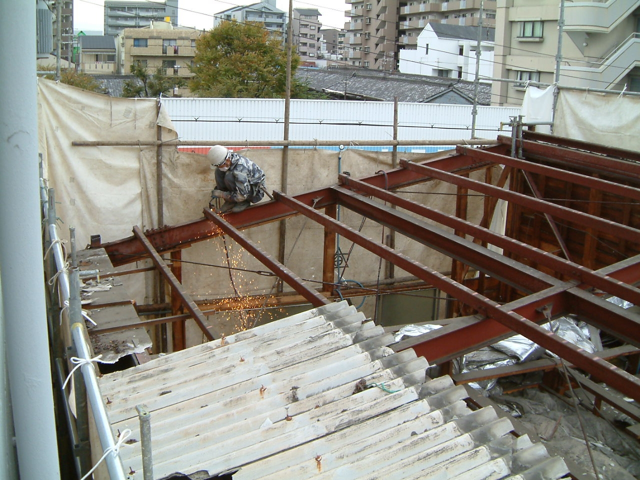 石田金属　解体中1