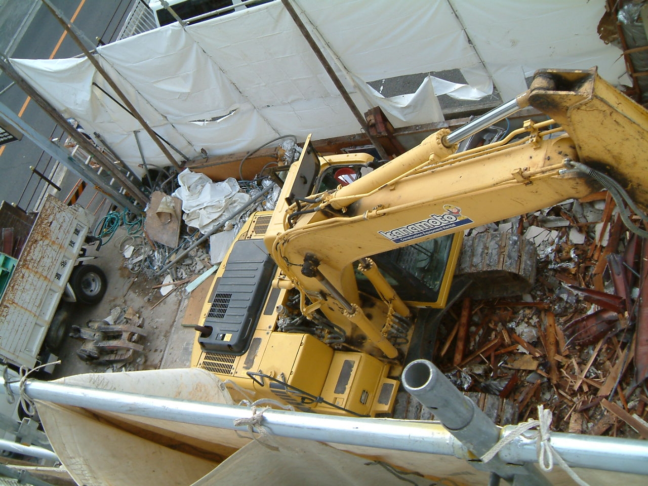石田金属　解体中3